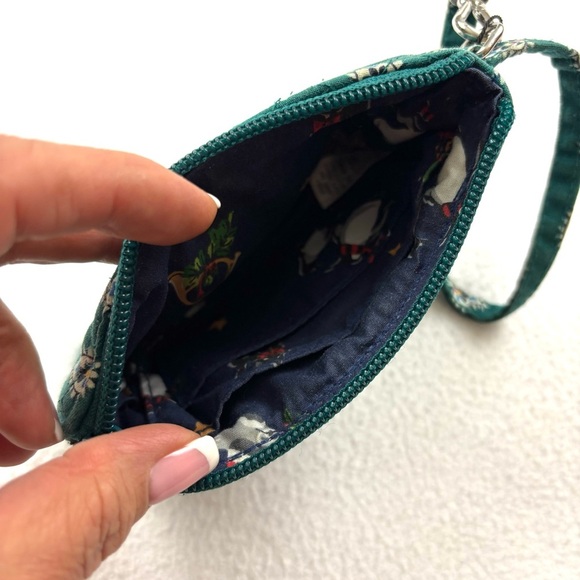 Vera BradleyGreen Paisley Embroider Rooster Inner Lined Penguin Wristlet Wallet - Picture 5 of 14